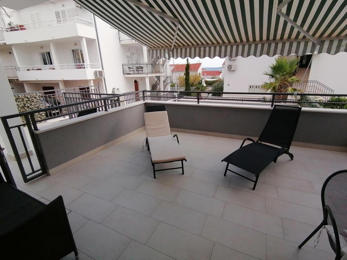 Villa Seaview With Pool - Apartment Cotton Trogir Exterior photo